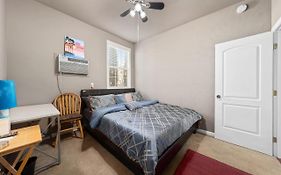 Cozy 1 Bdr/1Br Near Downtown